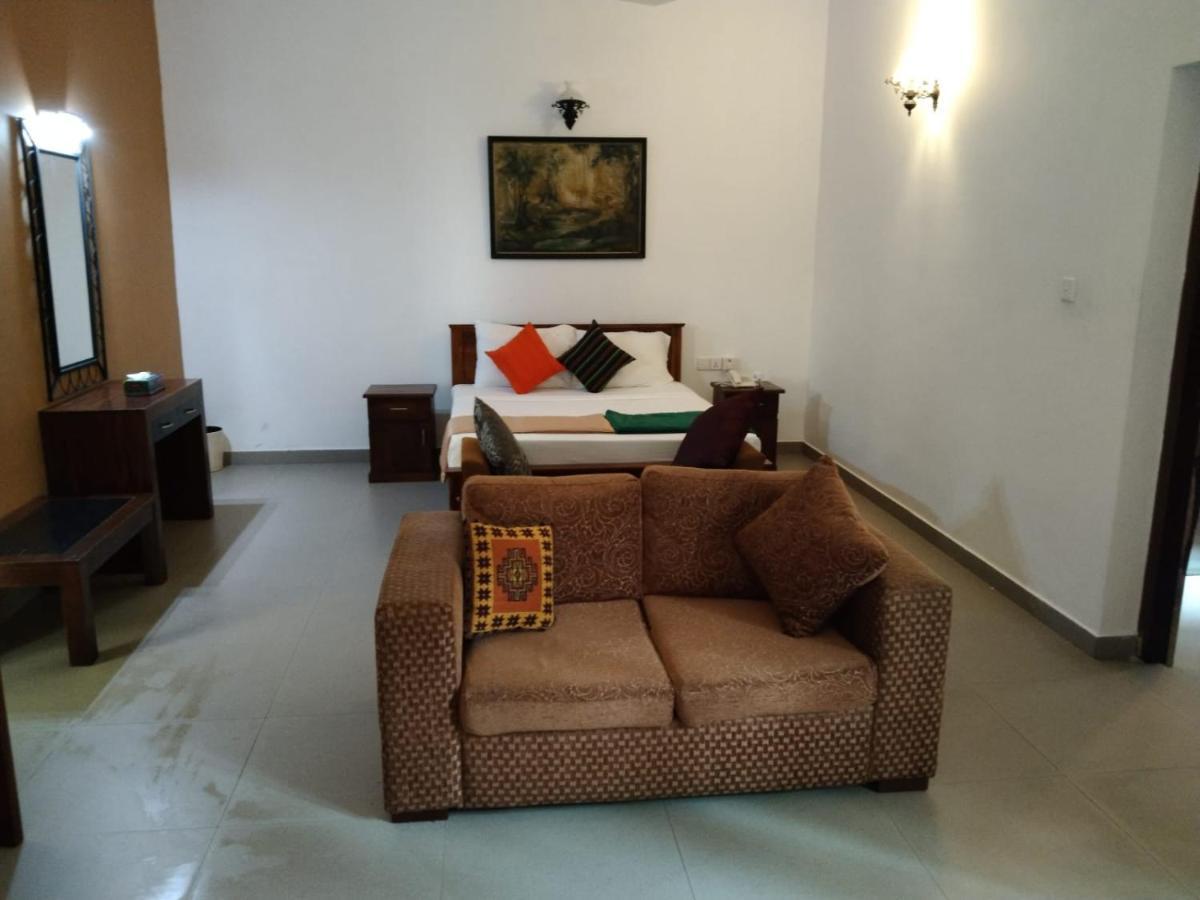 Ellen'S Place Colombo Ngoại thất bức ảnh